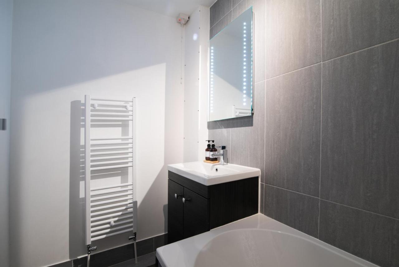 Immaculate 3 Bed House - Stunning Balcony Views Apartamento Matlock  Exterior foto